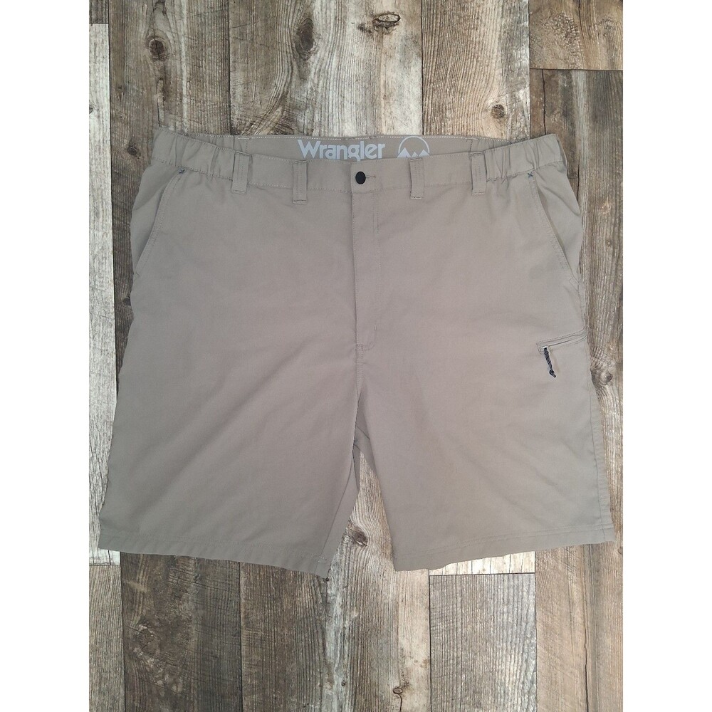 Wrangler ATG All Terrain Performance Shorts Size 46 Tan Utility Gorpcore Granola